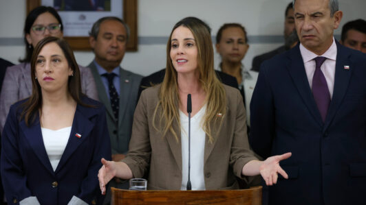 Ministra Sedini acusa al Partido Comunista de 