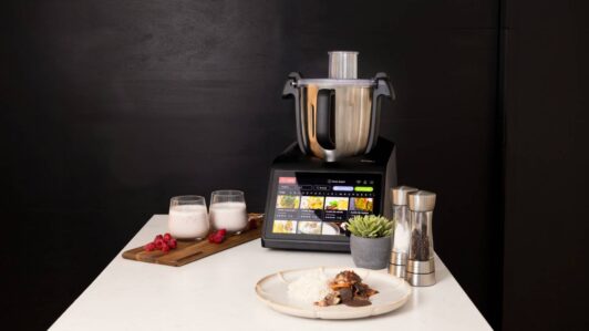 Robert: El robot de cocina multifuncional con más de 200 recetas gratuitas que llega a Chile