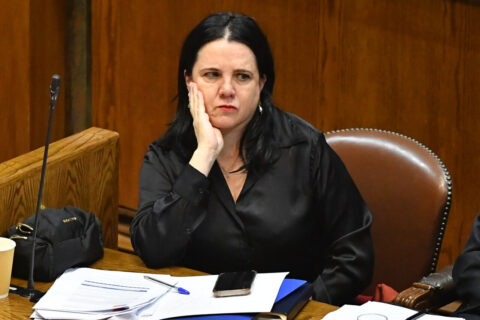 “Nο pierda tiempo y haga la pega”: Senador Núñez responde a querella de ministra Steinert