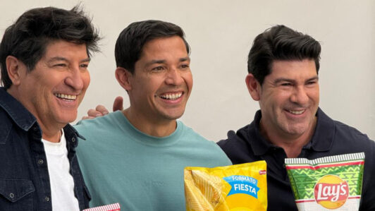 Iván Zamorano y Marcelo Salas reviven la dupla ZA-SA en un spot publicitario a días del Mundial 2026