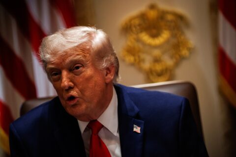 Donald Trump insiste en que no tiene prisa por lograr acuerdo con Irán porque quiere 