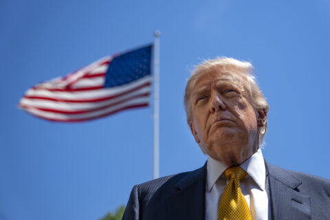 Freno a Trump en Estados Unidos: Juez prohíbe poner su nombre al Centro Kennedy