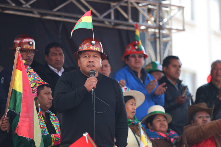 Crisis en Bolivia: Manifestantes exigen anular órdenes de captura contra líderes para iniciar el diálogo con Paz