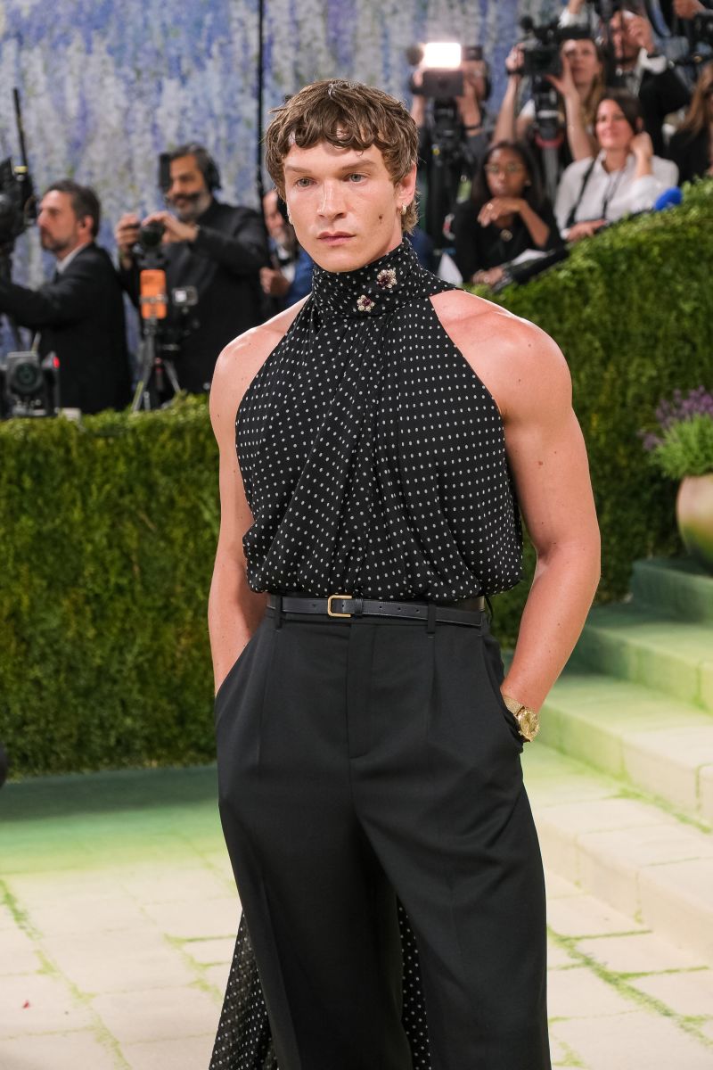 Actor Connor Storie’s polkadot halter featured a long train billowing behind him. Lanna Apisukh for CNN