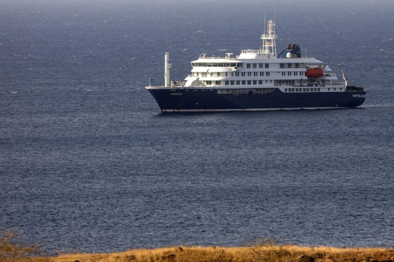Argentina investiga si turistas que murieron de hantavirus en crucero se contagiaron en el país, Chile o Uruguay