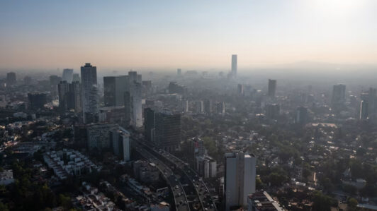 NASA revela que la Ciudad de México se hunde hasta 2 cm al mes por la extracción de agua subterránea