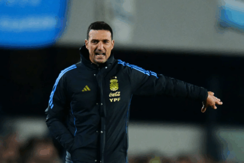 Lionel Scaloni mantiene la misma base de jugadores que le dio el título en Qatar 2022. Marcelo Endelli/Getty Images