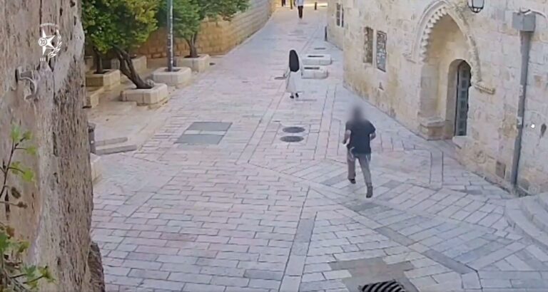 Jerusalén: Detienen a ciudadano judío israelí por empujar y patear a una monja francesa