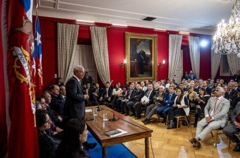 “Alcaldes comprometidos por Chile”: 142 autoridades comunales respaldan coordinación con el Gobierno tras reunión en La Moneda