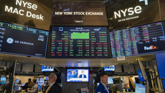 S&P 500 y Dow Jones cierran en máximos históricos en Wall Street mientras NASDAQ repunta tras resultados de NVIDIA