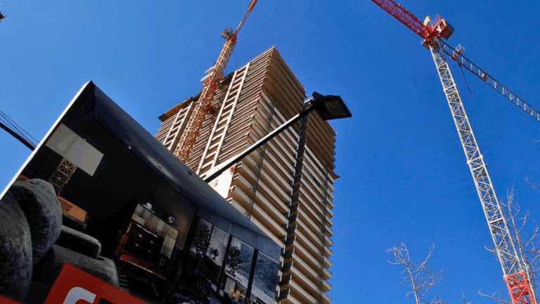 Tasas hipotecarias en Chile bajan del 4% por primera vez desde 2021: ¿Qué significa para comprar una vivienda?