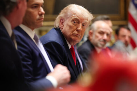 Trump responde texto Irán: Exige lenguaje más duro en el acuerdo de cese de hostilidades y extiende las negociaciones otra semana