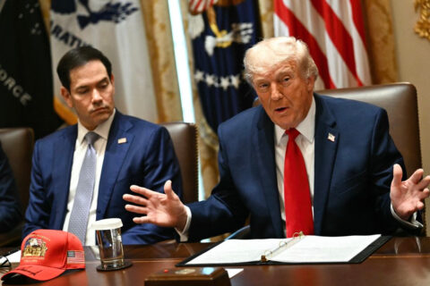 Trump ofrece actuar él mismo en el festival Freedom 250 tras la retirada masiva de artistas del cartel