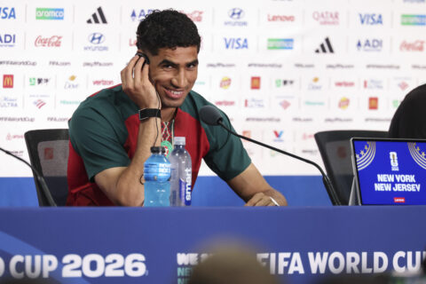FIFA da marcha atrás: Autoriza el uso del español en todos sus puntos de prensa tras críticas