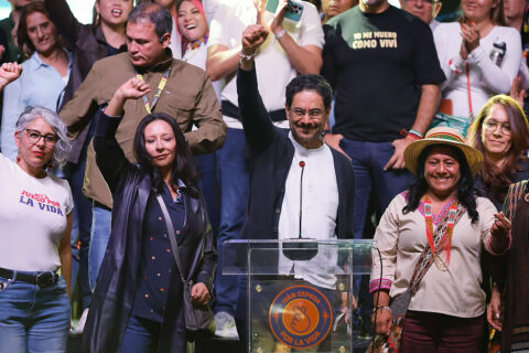 Elecciones en colombia: Iván Cepeda, candidato de izquierda, afirma que no permitirá que 