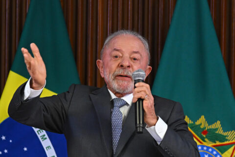 Presidente Lula le pide a Donald Trump que no se meta en las elecciones en Brasil