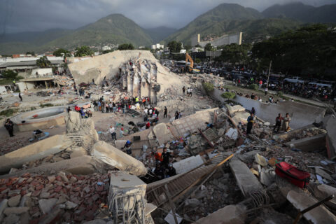 Terremotos en Venezuela: llegan más de 1.600 rescatistas para apoyar a víctimas