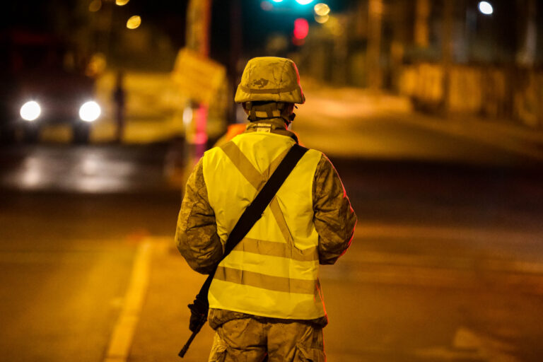 Penalista advierte por militares a la calle: 