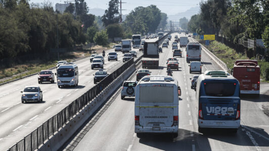 Peaje a luca, restricción a camiones y más: Autoridades detallan plan de contingencia por fin de semana largo
