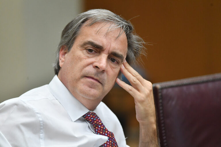 Acusación contra exministro Grau: Senador Luciano Cruz-Coke decide inhabilitarse de la votación