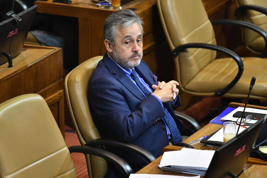 Durán afirma que RN buscará restituir fondos retenidos por la TGR a deudores del CAE con sueldos bajo $1,5 millones: 