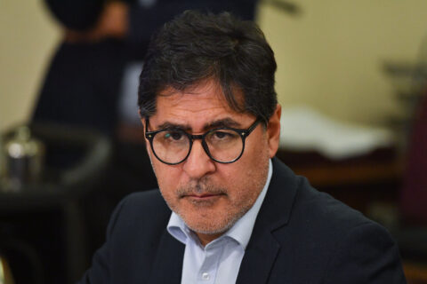 Diputados de la DC anuncian proyecto para crear un Registro de Vándalos de Cuello y Corbata