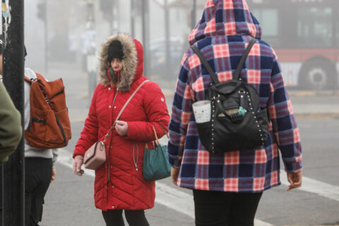 Expertas entregan recomendaciones para enfrentar el frío y las bajas temperaturas: Vestirse por capas es clave/Agencia Uno
