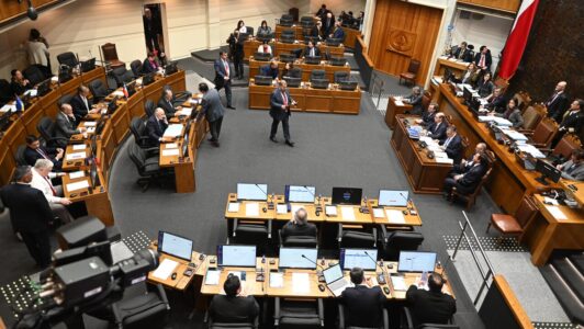 Senado: Megarreforma será discutida en comisiones de Hacienda, Trabajo y Medio Ambiente