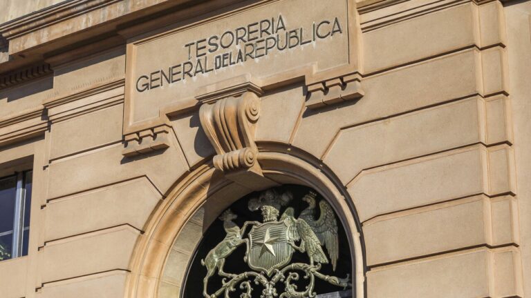 Tesorería y SII detallan ajustes a la condonación de intereses y multas por deudas tributarias: Así funcionará