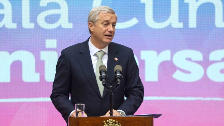 Kast aborda violencia en colegios y deudores CAE: 
