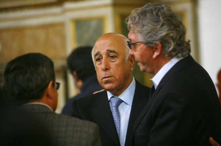 Nelson Acosta fue internado de urgencia: Ex DT de La Roja se encuentra hospitalizado con soporte respiratorio