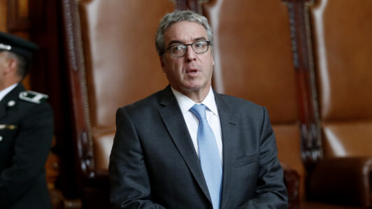 Fiscalía abre investigación contra embajador Gabriel Zaliasnik: Había sido designado por el Presidente Kast hace 5 días