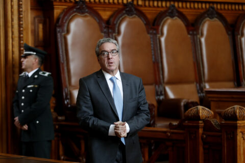 Gobierno monitorea investigación a Zaliasnik por supuestos vínculos con Hermosilla, pero descarta suspender su nombramiento como embajador