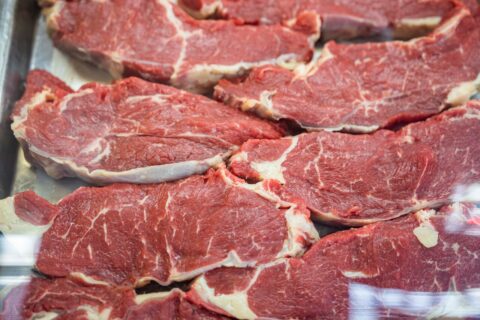 Roban más de dos toneladas de carne en Quinta Normal: Carabineros recuperó la carga en ocho minutos