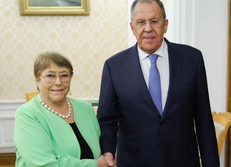 Campaña para la ONU: Michelle Bachelet se reúne co