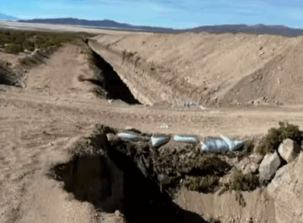 Construcción de puente clandestino en Colchane, foto tomada por Mega.
