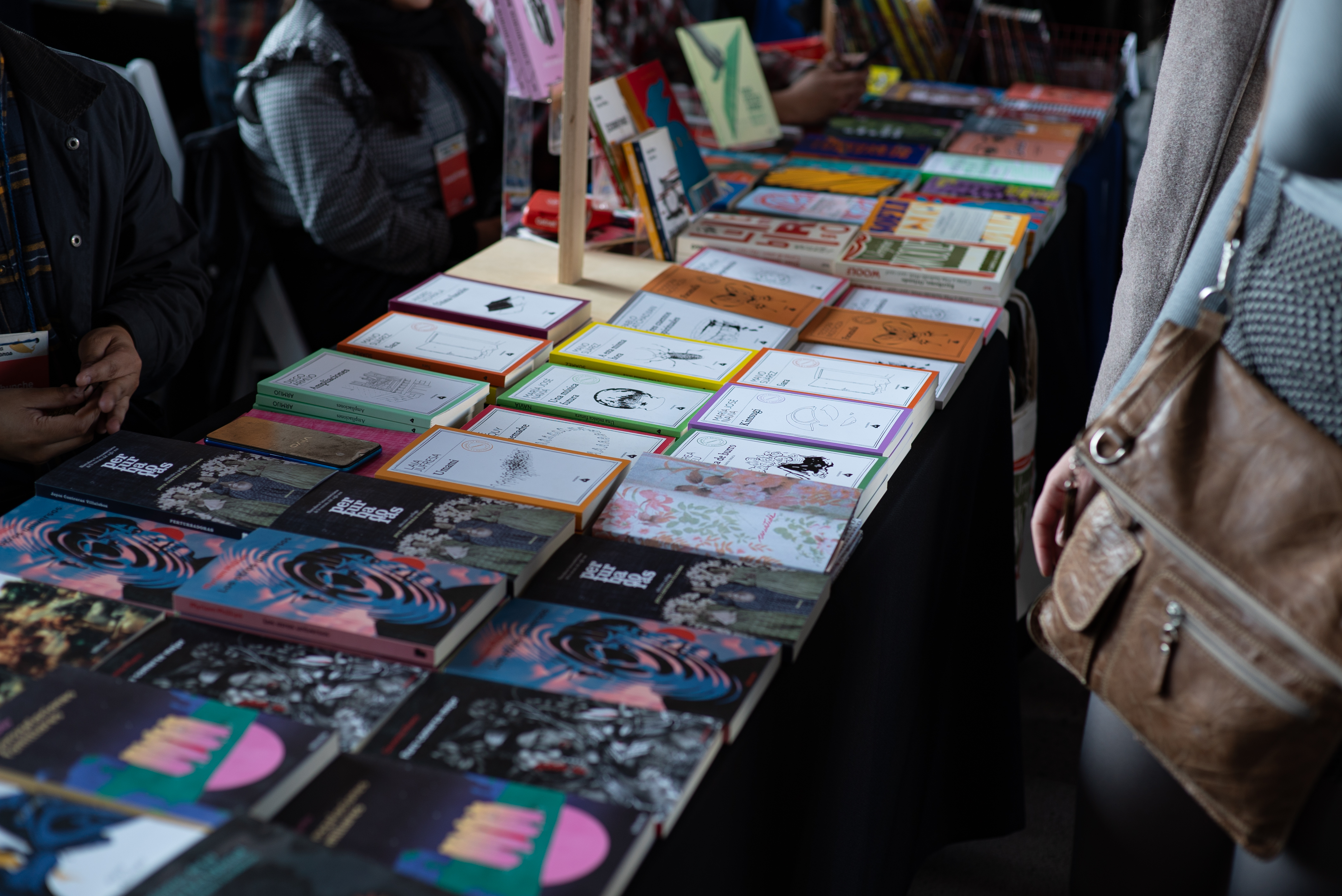 Panoramas gratuitos este 4 y 5 de julio: Feria “Libros que laten” en Ñuñoa, “Lluvia de Libros” en el GAM y Mercado París-Londres en Santiago