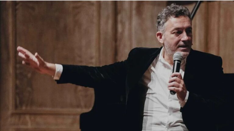 Vuelve el maestro del thriller Mikel Santiago con su nueva novela 