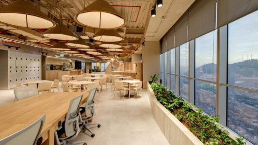 Mercado Libre inaugura sus mayores oficinas en Chile: 6.000 m2 en el Costanera Center