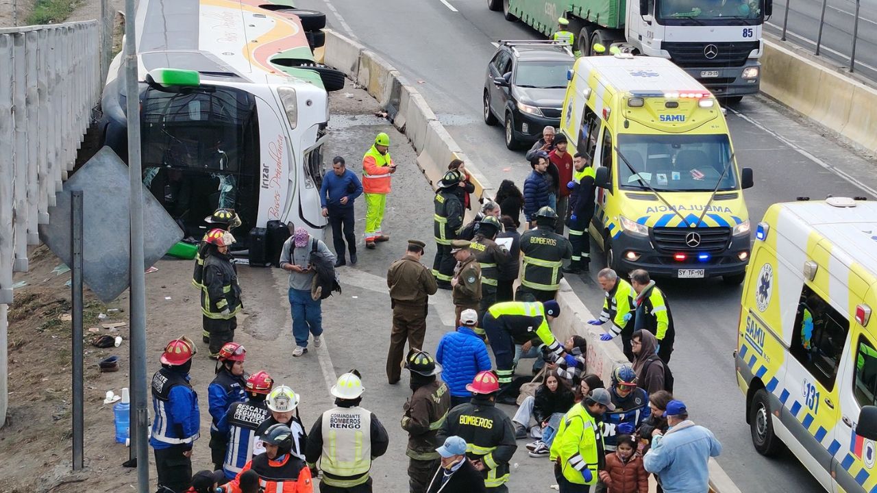 Accidente en la Ruta 5 Sur: Volcamiento de bus en Rengo deja 18 pasajeros lesionados