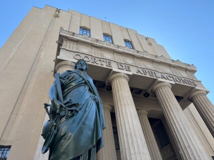Embargos por deudas del CAE: Corte de Valparaíso acoge un recurso de protección contra la TGR y rechaza otros cuatro