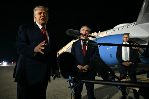 Irán derriba un helicóptero Apache del Ejército de EE. UU. y Trump anuncia que Washington 