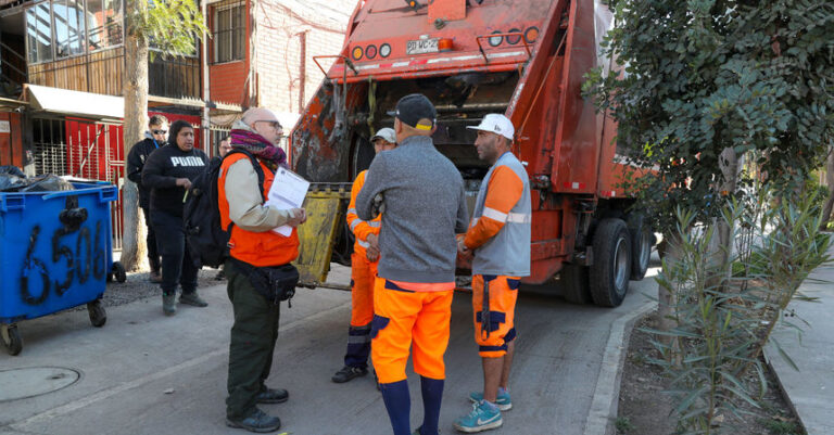 DT comenzó fiscalización a empresas recolectoras de residuos: Se busca verificar resguardo de la vida y salud de trabajadores