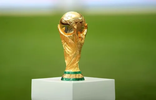 Solo hay un trofeo de la Copa Mundial de la FIFA, y el ente máximo del deporte no lo presta ni siquiera a los campeones. FIFA.com