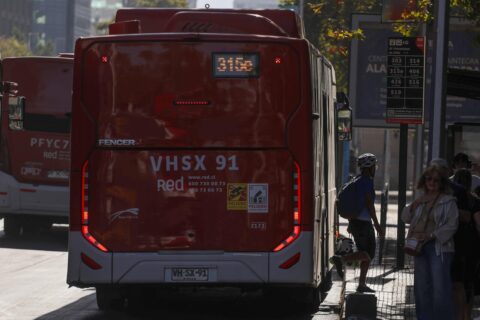 Evasores del transporte público arriesgan bloqueo de pasaporte y prohibición de ingreso a estadios