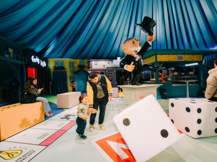 Family Fest Powered by Hasbro llega a Santiago con Peppa Pig, Transformers y Monopoly en una experiencia inmersiva para toda la familia