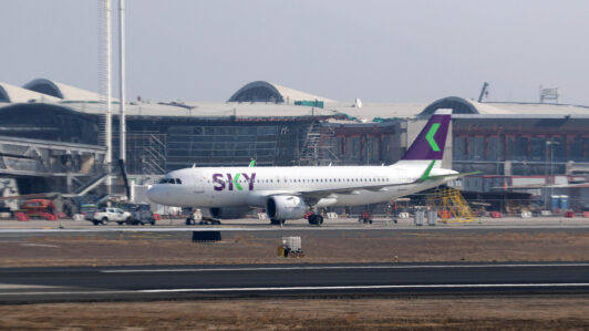 FNE aprueba compra de Sky Airline por parte de Grupo Abra y descarta riesgo para la competencia