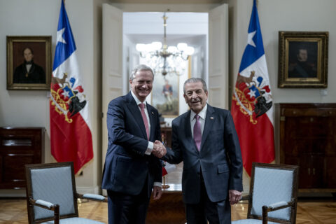 Frei asiste a La Moneda para cita protocolar con el presidente Kast tras su nombramiento como Embajador en Misión Especial