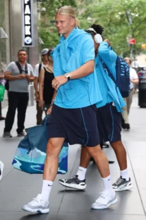 Haaland parece tener una predilección especial por la línea Hermès Haut à Courroies (HAC). El HAC es el predecesor más alto del Birkin y originalmente se utilizaba para transportar equipo ecuestre. Jason Howard/Bauer-Griffin/GC Images/Getty Images