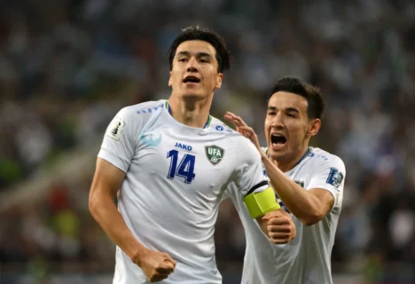 Eldor Shomurodov celebra un gol durante las eliminatorias asiáticas al Mundial 2026. Anvar Ilyasov/Getty Images